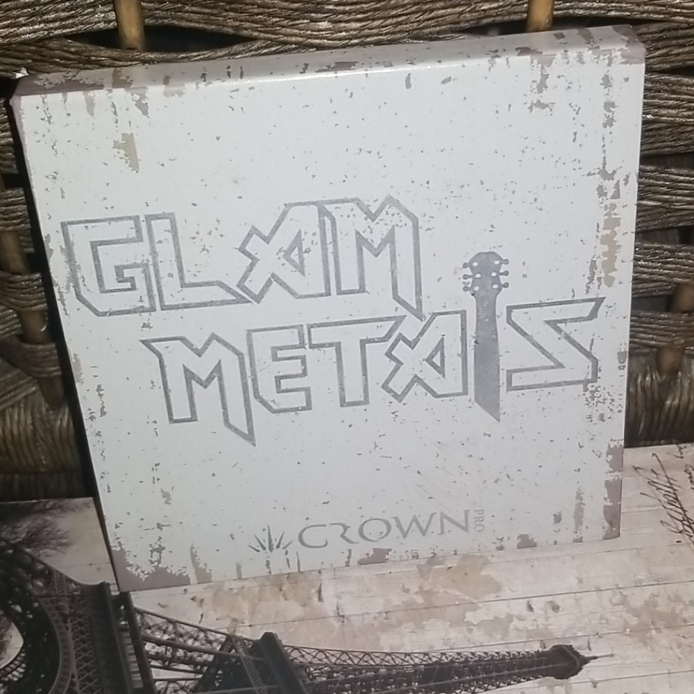 Glam metals Crown